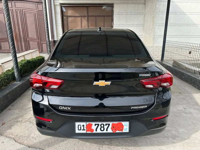 Chevrolet Onix Premier - 1 хозяин в идеальном состоянии срочно — фото 2 Chevrolet Onix Premier - 1 хозяин в идеальном состоянии срочно — фото 2