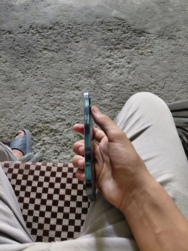 Iphone 12pro sotiladi 5