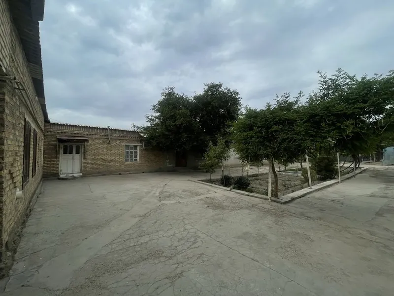 Uchastka sotiladi katta hovli tel qilinglar — фото 4