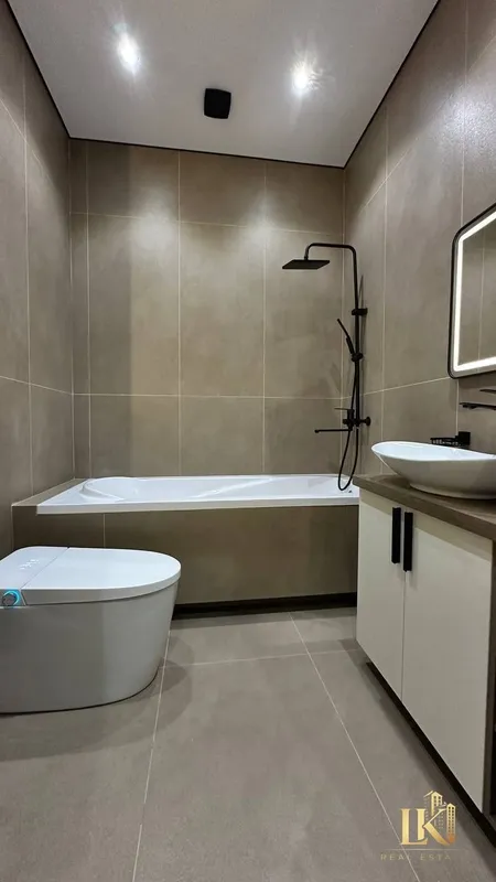 Mirabod tumanidagi Oz Makon JKda 2 xonali kvartira sotiladi 8