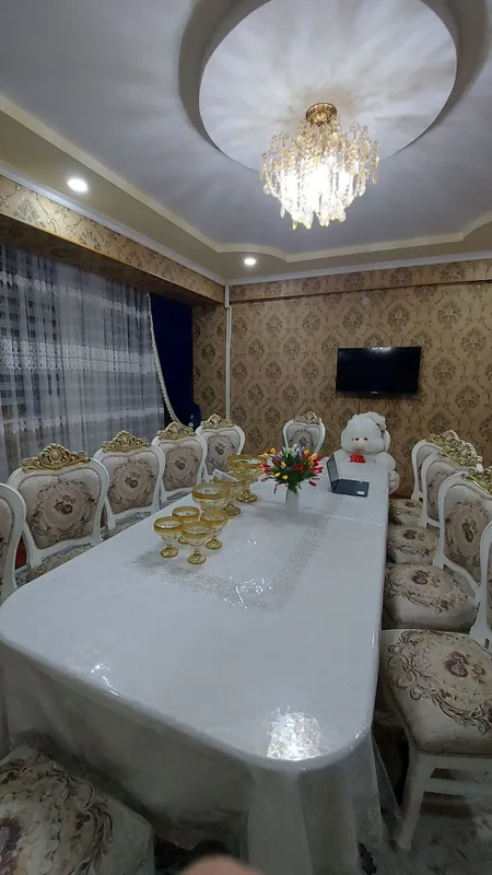 Срочно продаётся стол стул 2