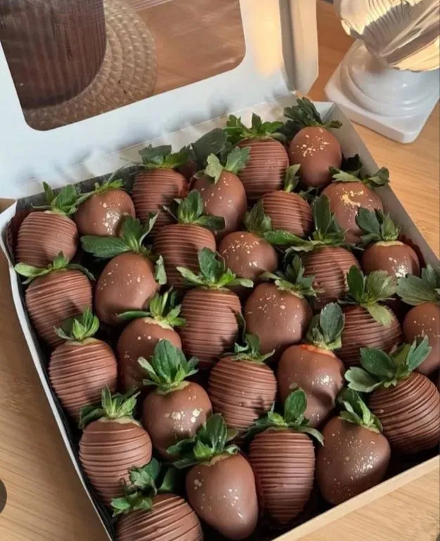 BERRY BLISSCHOCOLATE 4 BERRY BLISSCHOCOLATE 4