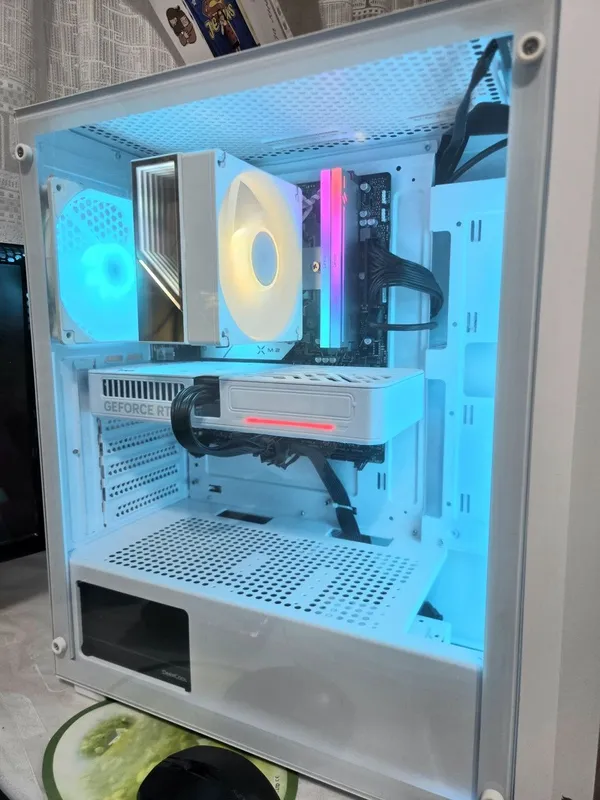 Мощный игровой ПК на AM5 (RTX 5060/Ryzen 5 7500F/DDR5 32GB На Гарантии — фото 1