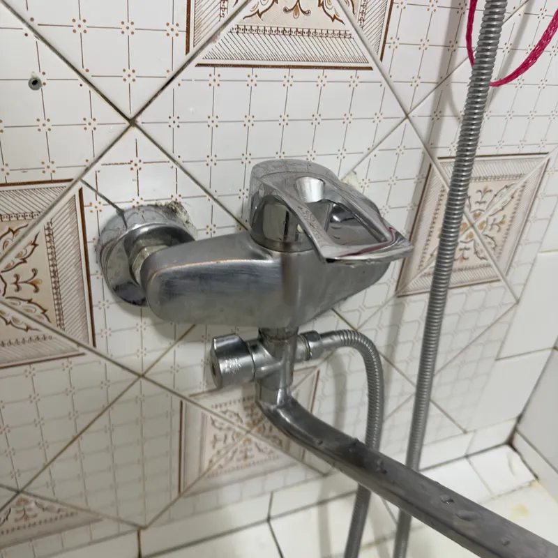 Смеситель для душа BOOU б/у 2 Смеситель для душа BOOU б/у 2