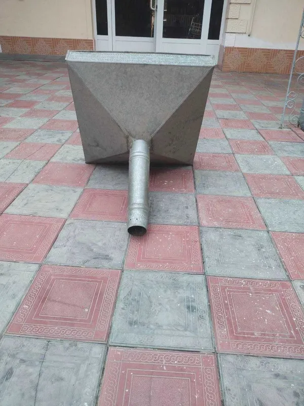Oshxona vitichkasi sotiladi. 4