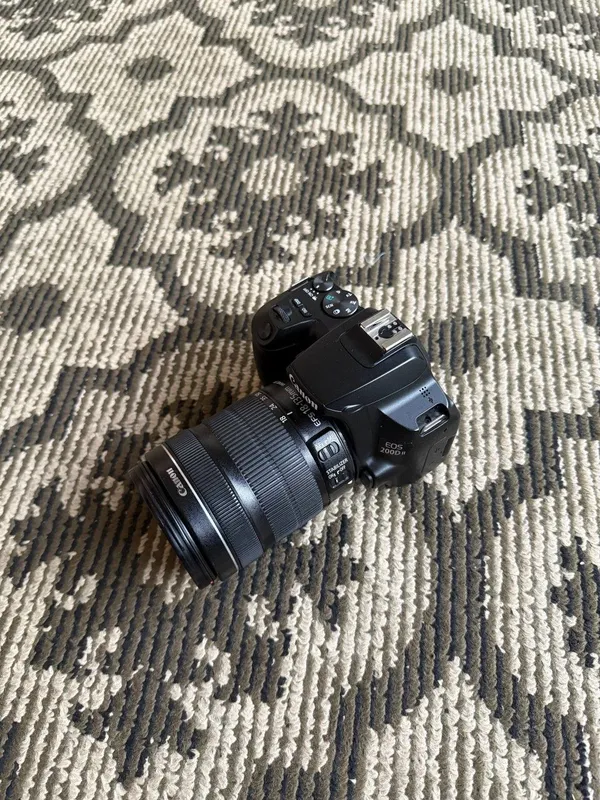 Canon EOS 200Dii 3