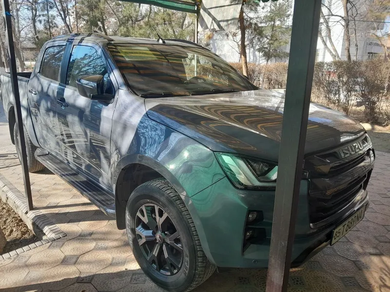 Isuzu D-MAX pickap full pozitsiya — фото 2