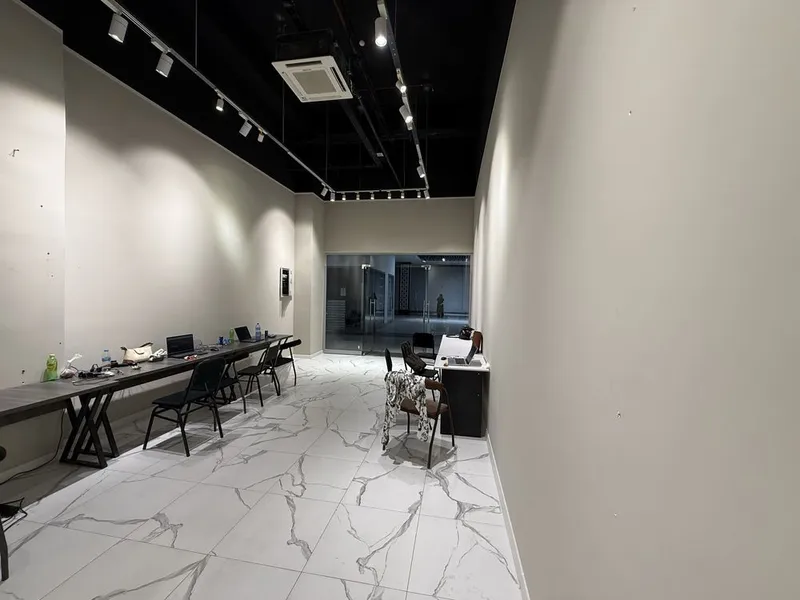 Buxoro Savdo Majmuasining 2-qavatida 37m2 do’kon sotiladi 8