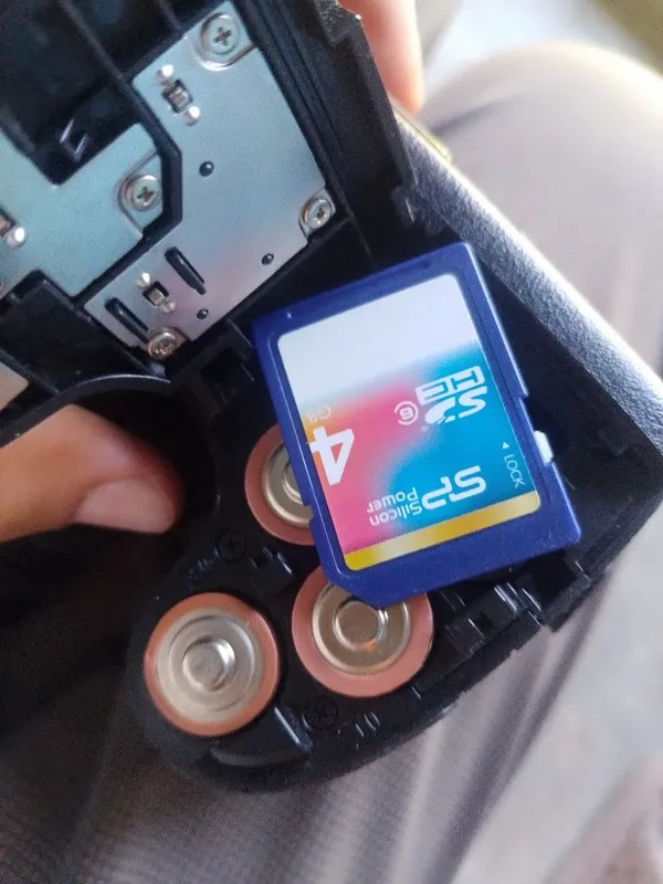 Foto apparat ishlashar zor yangi 4ta batareyali va 4g bita filishkali 2 Foto apparat ishlashar zor yangi 4ta batareyali va 4g bita filishkali 2