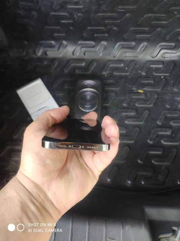 iPhone 12 pro 128 gb rangi qora karobkasi bor — фото 2