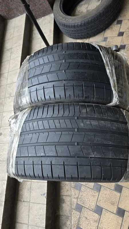 325/35/R23 PIRELLI p zero 1