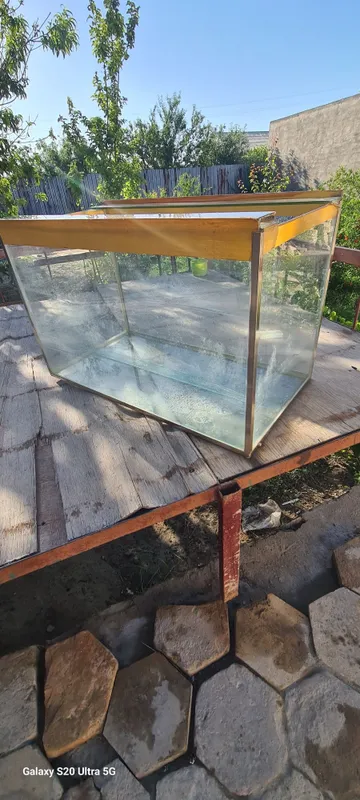 Akvarium juda zur xolati sotiladi
