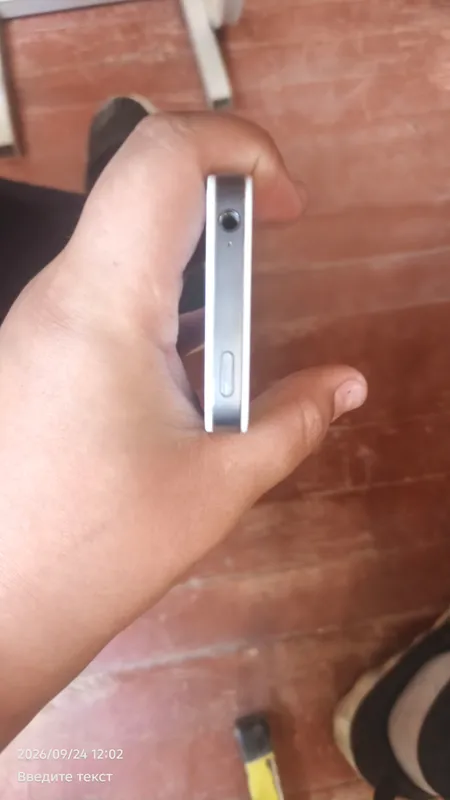 iPhone 4S, iPhone 5S 2 iPhone 4S, iPhone 5S 2