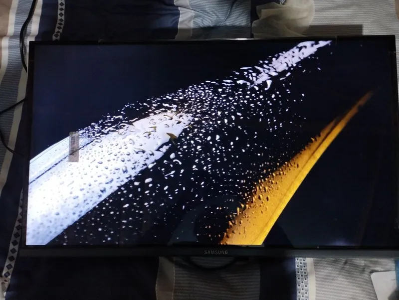 Samsung 32 duyum G 7000 SMART .TV 5