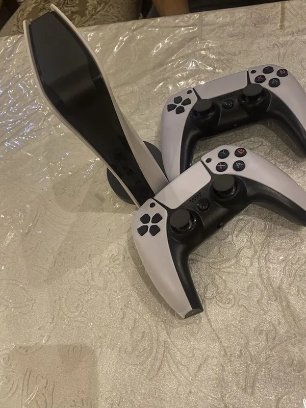 Ps5 mini , Sega ga o’xshash retro o’yinlar,2 ta jyoatik 1000 xil o’yin 1 Ps5 mini , Sega ga o’xshash retro o’yinlar,2 ta jyoatik 1000 xil o’yin 1