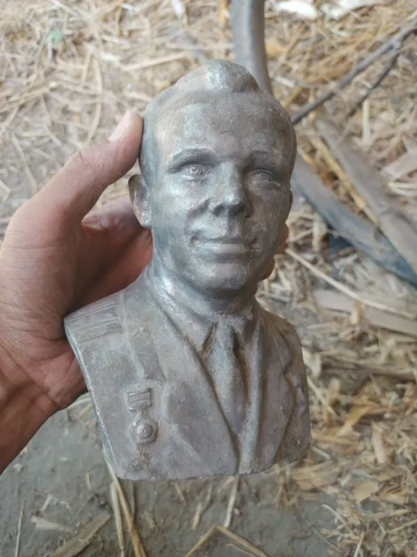 Yuriy Gagarin kaliksa sotiladi 1 Yuriy Gagarin kaliksa sotiladi 1