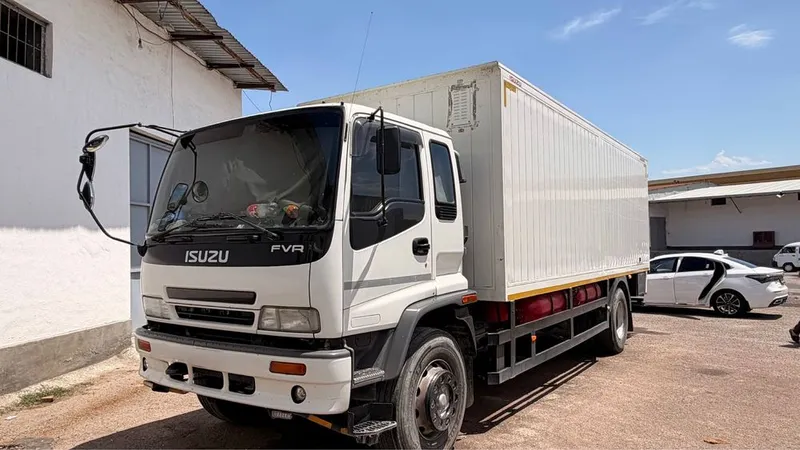 Isuzu 2019 10 tonna 1