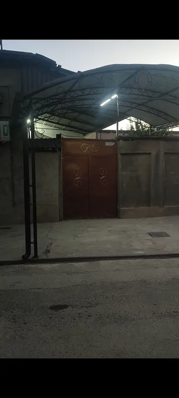 Ibn sino taxta bozor yonida ajoyib xovli sotiladi
