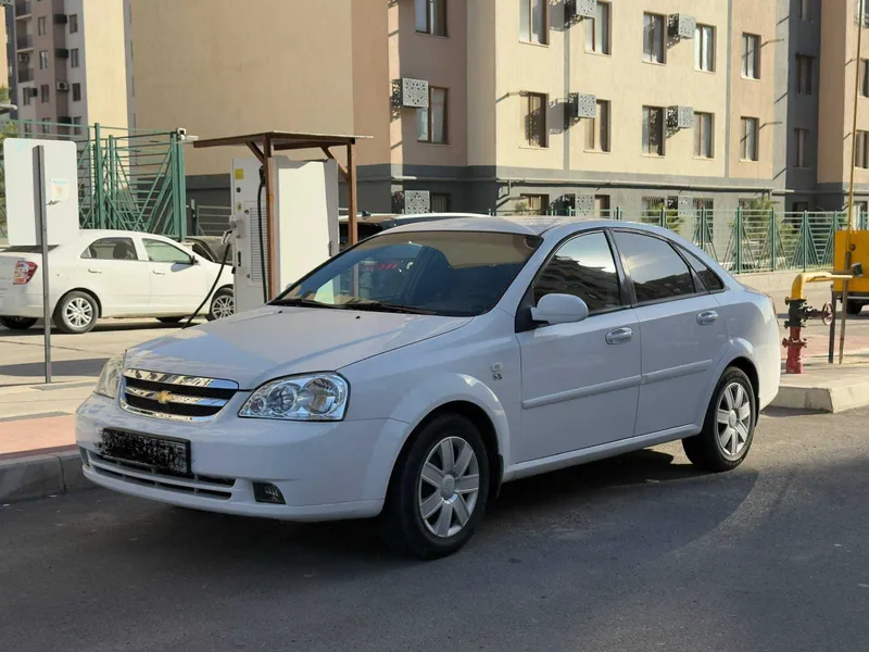Lacetti 1.8 AT Ayol kishi haydagan ideal holatda toliq servis qilingan — фото 2