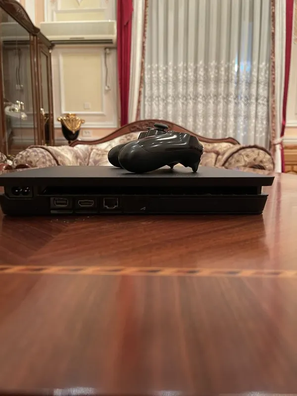 Playstation 4 1TB 18 oyin bor nathi kelishtirib beraman 2