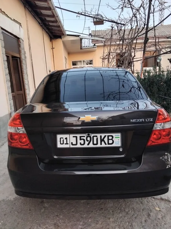Водитель со своим авто — фото 1