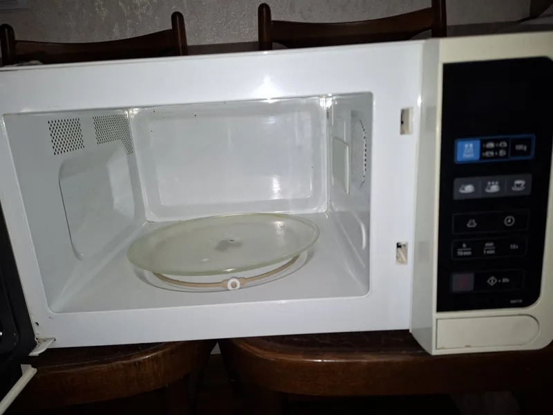 Микроволновка Samsung TDS 2 Микроволновка Samsung TDS 2