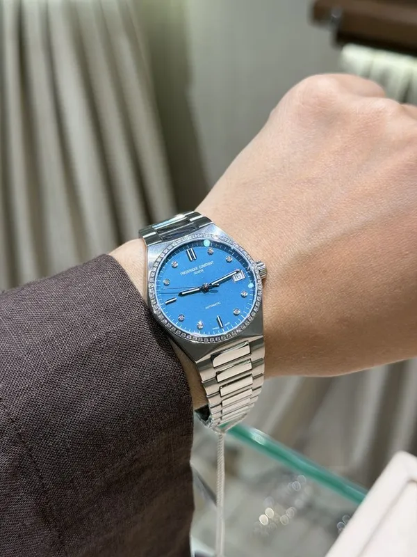 Женские часы Frederique Constant Highlife Automatic с бриллиантами 6 Женские часы Frederique Constant Highlife Automatic с бриллиантами 6