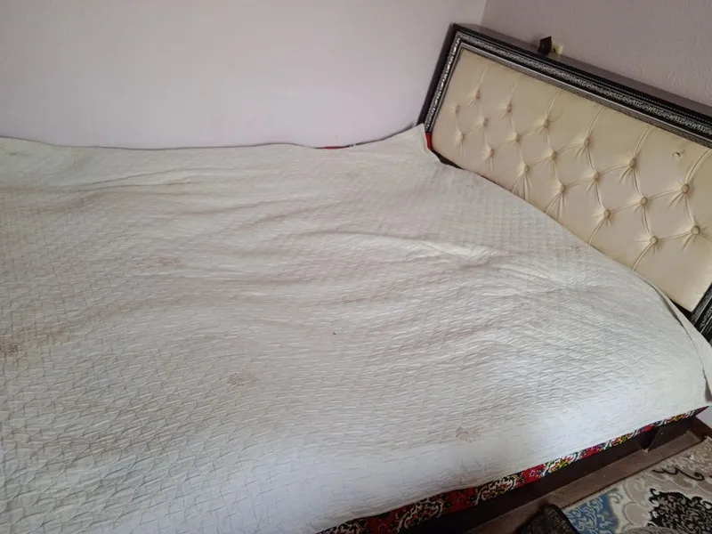 Ikki kishilik divan sotiladi 3 Ikki kishilik divan sotiladi 3
