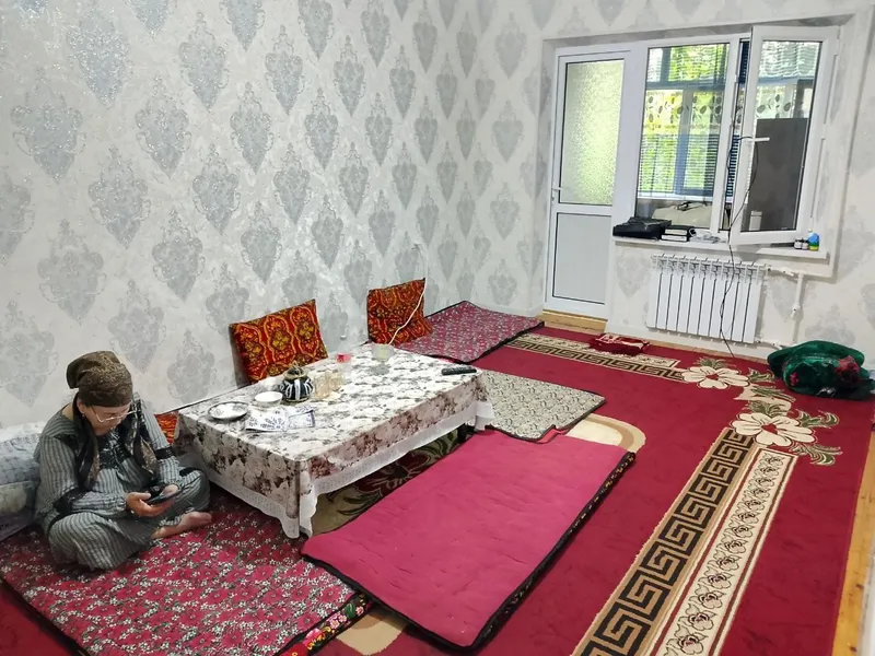 Yakkasaroy tumani Boshliq Mahallasida uy ijaraga beriladi 1*2/1/5 1