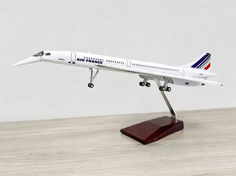 Самолет сувенирная модель CONCORDE (с подсветкой) 1 Самолет сувенирная модель CONCORDE (с подсветкой) 1