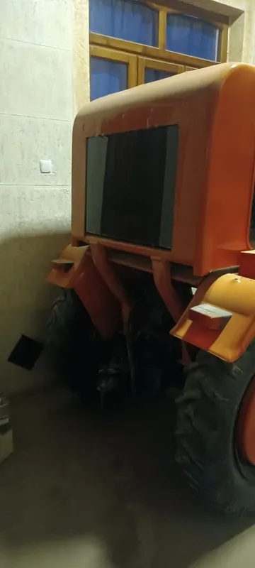 Traktor Chimgan 260 4