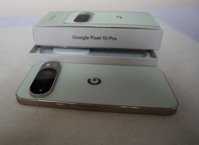 Google Pixel 10 Pro 16GB/256GB. Идеальное состояние. USA — фото 3