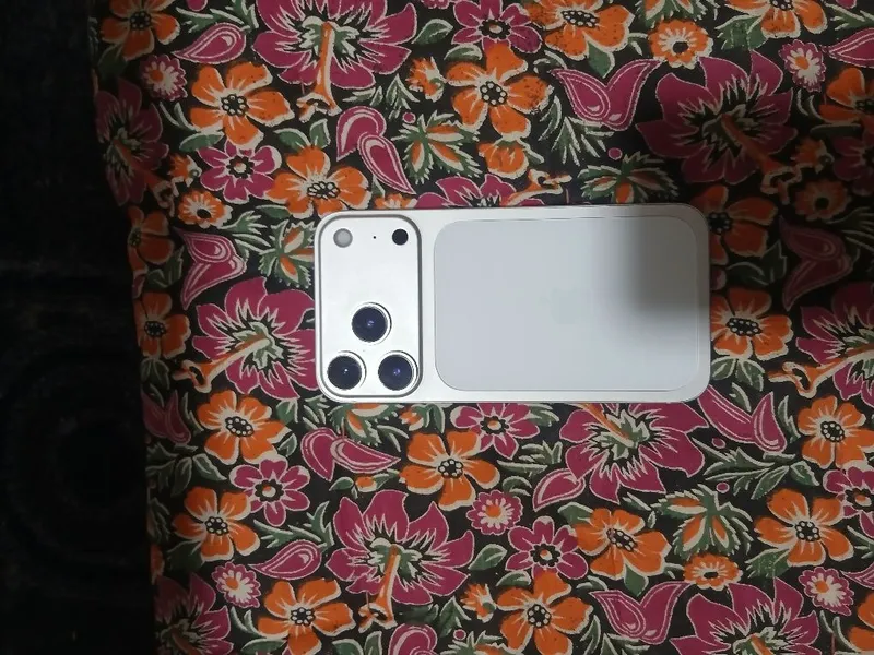 Iphone xr 17 pro 128gb 17pro korpus taqilgan 7 Iphone xr 17 pro 128gb 17pro korpus taqilgan 7