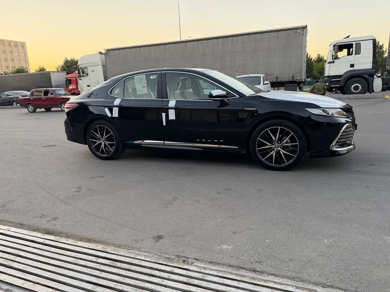 Toyota Camry Gibrid GLE 4 Toyota Camry Gibrid GLE 4