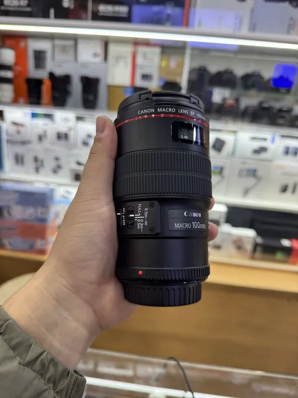 Canon EF 100 mm F 2.8 macro 3