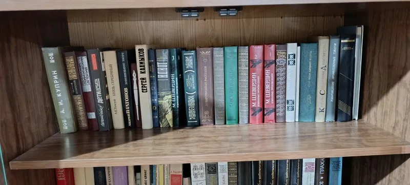 Книгы продам старые антиквар