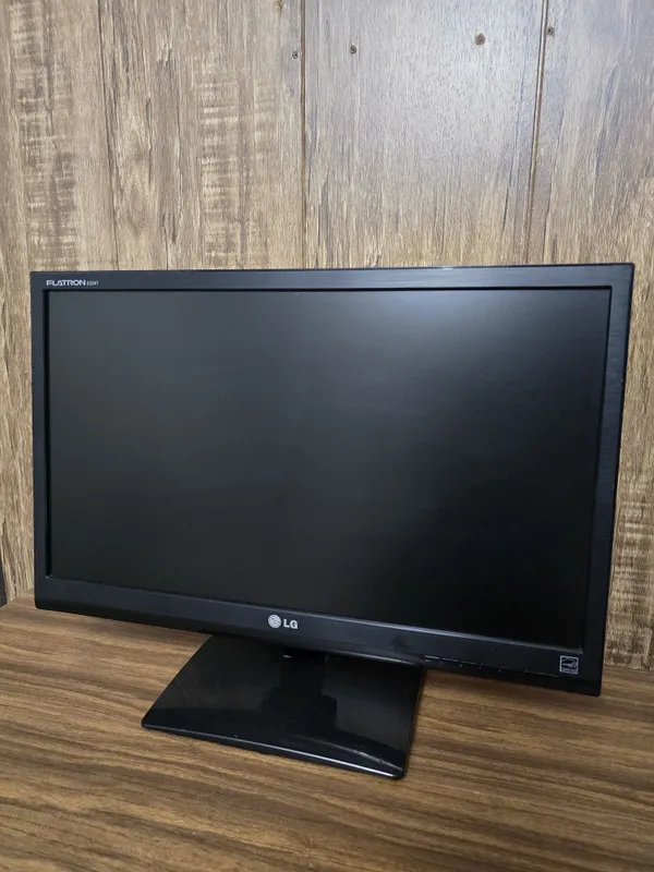 Монитор LG E2241