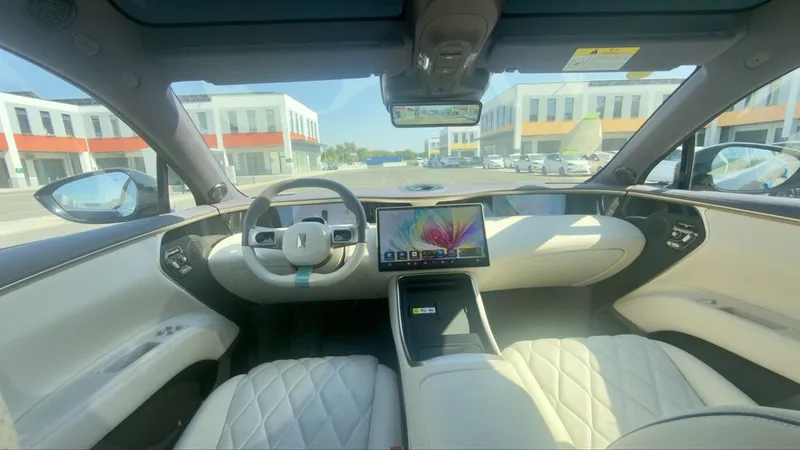 Avatr 11 EV 630 km Yangi premium elektromobil 7 Avatr 11 EV 630 km Yangi premium elektromobil 7