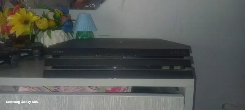 Плейстешн 4 про 2 та диск 10 тача уйини 2 та жестиги бор — фото 3