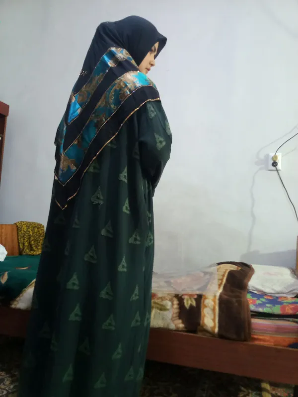 abaya yangi  dubaydiki 150$olingan 100$sotaman