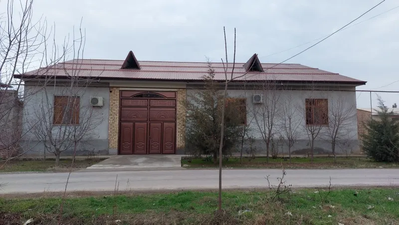 Uy sotiladi. Jizzax shaxar O'ratepalik maxallasi