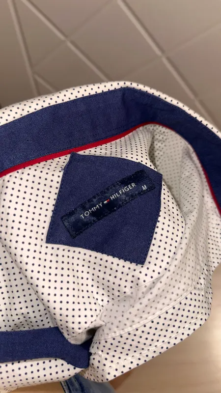 Рубашка Tommy Hilfiger и джинсы — фото 2 Рубашка Tommy Hilfiger и джинсы — фото 2