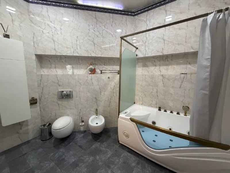 3 xonali kvartira, 200 m2, Yakkasaroy 6