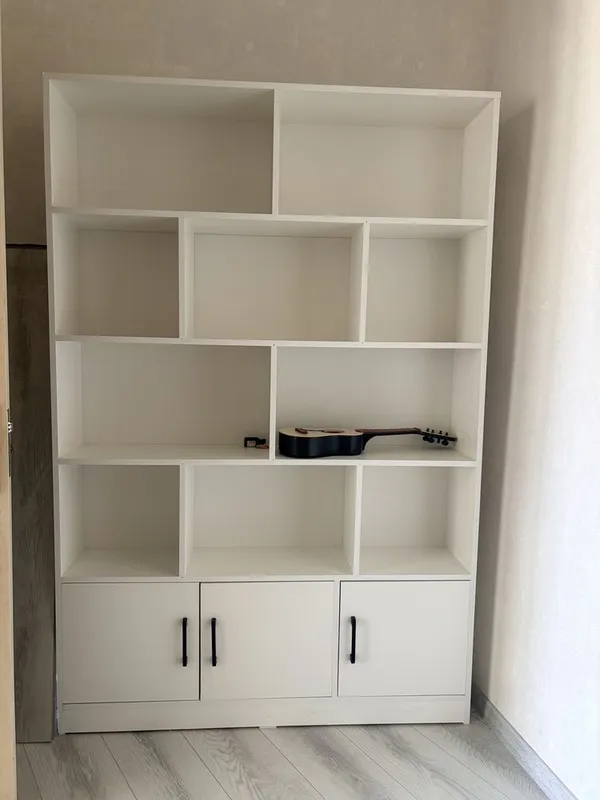 Тумбочки, шкафы, кровать 3 Тумбочки, шкафы, кровать 3