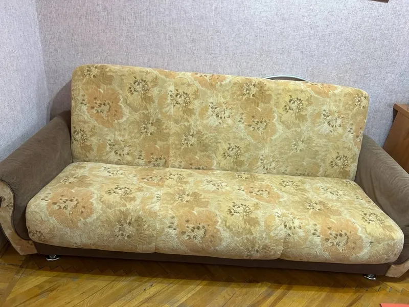 Продам б/у диван