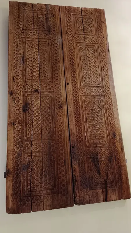 Старинные двери, qadimiy eshik.