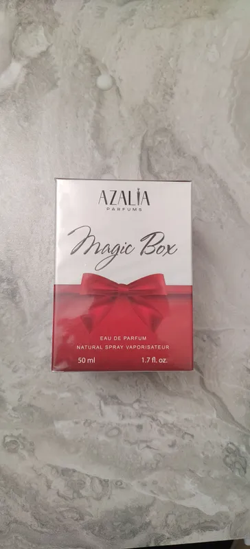 Ayollar uchun parfum atir