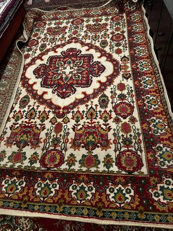 Продается шерстяной ковер и дорожка. 2