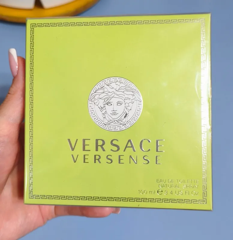 Туалетная вода "Versace" (запечатана) Туалетная вода "Versace" (запечатана)