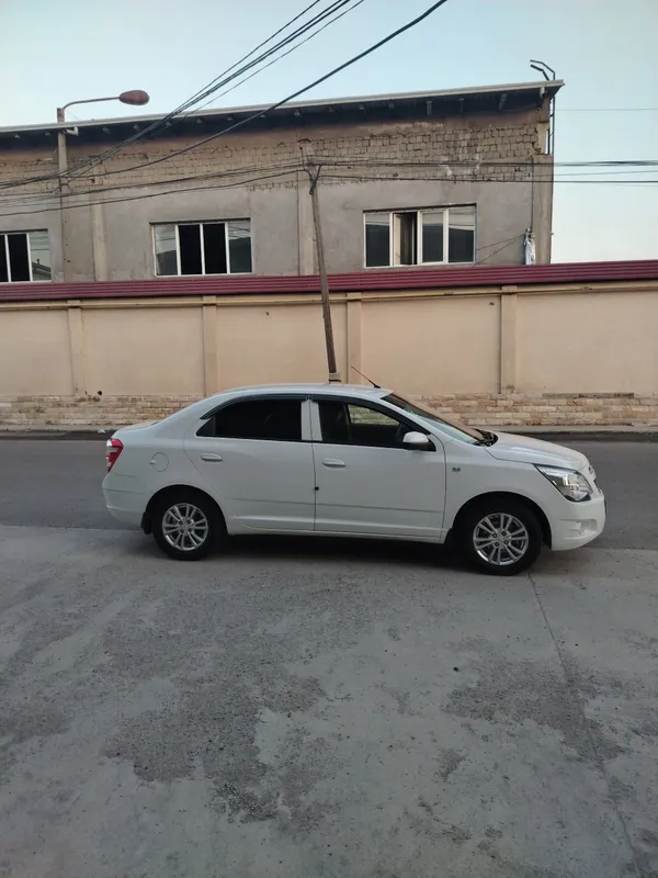 Chevrolet cobalt 3